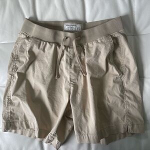 Abercrombie & Fitch - men’s short (small)